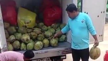 Viral Mobil SPPG di Pamekasan Salurkan Menu MBG Kelapa Muda dan Telur Mentah pada Siswa