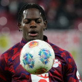 Manchester United Dapat Kabar Buruk, Arsenal Jadi Pesaing Berat untuk Perburuan Bintang Leipzig Castello Lukeba