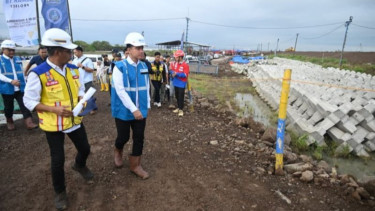 Gibran Tinjau Pembangunan Tol Semarang-Demak yang Juga Berfungsi sebagai Giant Sea Wall