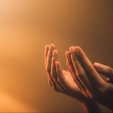 Utang Setinggi Gunung Uhud Insyaallah Lunas, Kata Ustaz Adi Hidayat Coba Baca Doa ini Dibarengi Usaha