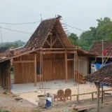 Konflik Rumah Tangga Capai Klimaksnya, Suami Belah Rumah dan Isinya Jadi Dua Bagian Pakai Gergaji Mesin