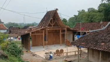 Konflik Rumah Tangga Capai Klimaksnya, Suami Belah Rumah dan Isinya Jadi Dua Bagian Pakai Gergaji Mesin
