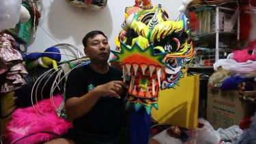 Jelang Imlek 2577 Kongzili, Perajin Barongsai Sidoarjo Banjir Pesanan hingga Luar Jawa