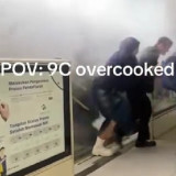 Viral Bus Transjakarta Mendadak Keluar Asap Tebal di Halte Pancoran, Penumpang Panik Parah hingga Berhamburan