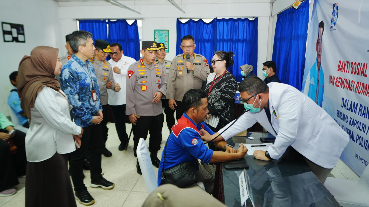 Kapolri Janji akan Kawal Terus Hak dan Kesejahteraan Buruh, Termasuk Korban PHK
            - galeri foto