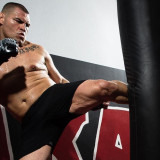 Setelah 10 Bulan di Penjara, Mantan Juara UFC Cain Velasquez Akhirnya Bebas Bersyarat