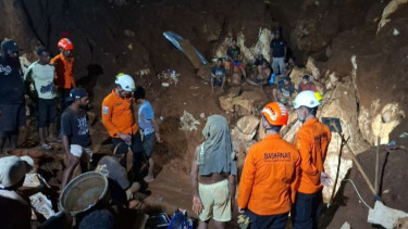 Detik-Detik Mencekam Longsor di Tambang Emas Batu Putih Jayapura, Satu Orang Diduga Masih Terjebak di Kedalaman