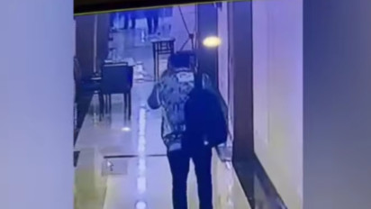Terekam CCTV, Begini Licinnya Pencuri Spesialis Hotel Mewah di Jakarta, 'Cosplay' Pakai Batik dan Ambili Barang Pengunjung
