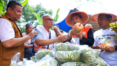 Perkuat Ekonomi Mandiri, PKS Launching Pasar Tani di 100 Kabupaten Kota