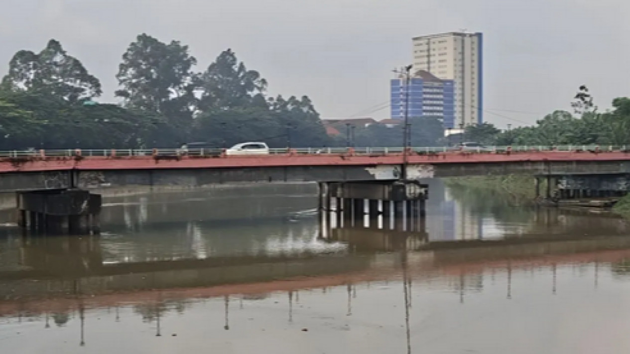Keluhan Nelayan soal Dampak Mengerikan Cemaran Sungai Cisadane: Jadi Memilih Tidak Melaut
            - galeri foto