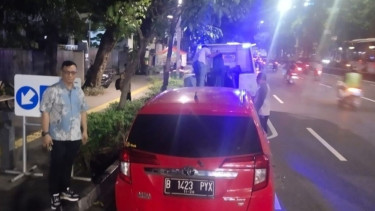 Viral Emak-emak Tangkap Sendiri Terduga Penipu Travel Umroh di Depan Kantor Polisi, Rugi hingga Rp20 Juta