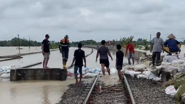 PT KAI Minta Maaf Karena Jalur Kereta Kembali Tergenang Banjir, Jalur KA Selatan Rel Ganda di Gubug Tutup