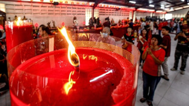 Sambangi Vihara Dharma Bhakti Glodok, Wali Kota Jakarta Barat Pastikan Perayaan Imlek Berjalan Lancar