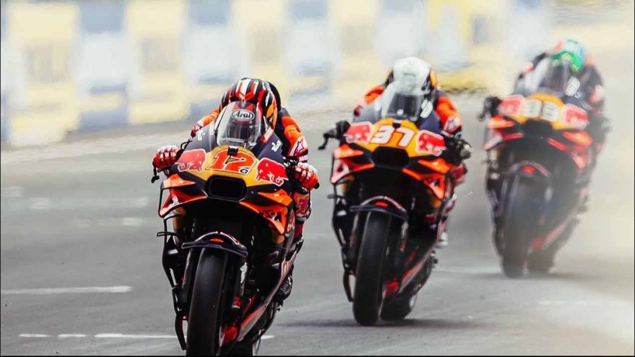 Resmi Jadi Pelatih Maverick Vinales, Legenda MotoGP Ini Bertekad Bangkitkan Insting Rider Andalan KTM Tech3 Musim Ini
            - galeri foto