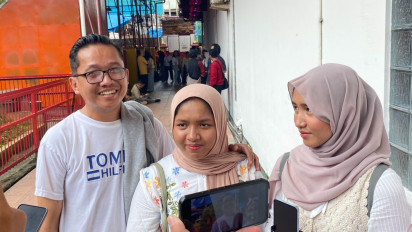 Tunjukkan Toleransi, Keluarga Muslim Rela Datang dari Purwokerto Saksikan Ibadah Imlek di Pecinan Glodok