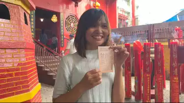 Penasaran soal Hoki Masa Depan, Warga Medan Ikut Ritual Tjiam Si di Pecinan Glodok