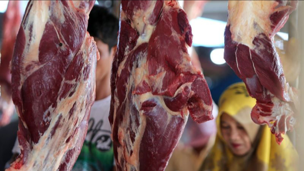 Kondisi Bencana Tak Berpengaruh pada Tradisi Pasar Daging Meugang
            - galeri foto