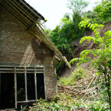 Longsor Terjang Dua Kecamatan di Kulon Progo Usai Hujan Lebat, Sejumlah Rumah Warga Rusak
