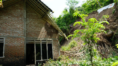 Longsor Terjang Dua Kecamatan di Kulon Progo Usai Hujan Lebat, Sejumlah Rumah Warga Rusak
