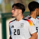 Lahir dan Tumbuh Besar di Jakarta, Bek Jerman Didikan Xabi Alonso Ini Bisa Main untuk Timnas Indonesia Tanpa Naturalisasi