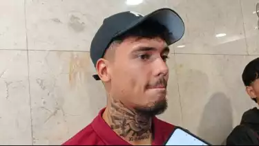 Bek kiri Persija Jakarta Shayne Pattynama