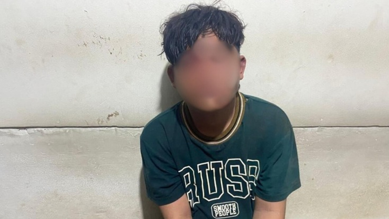 Pelaku Penusukan di Duren Sawit Ditangkap, Beraksi Usai Cekcok dalam Kondisi Mabuk
            - galeri foto