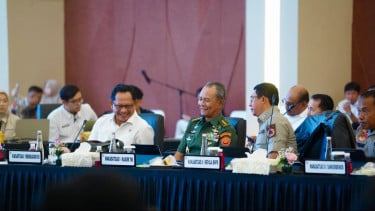 TNI Klaim Tak Pernah Mundur dari Zona Bencana, DPR Minta Rehabilitasi Sumatera Dipercepat