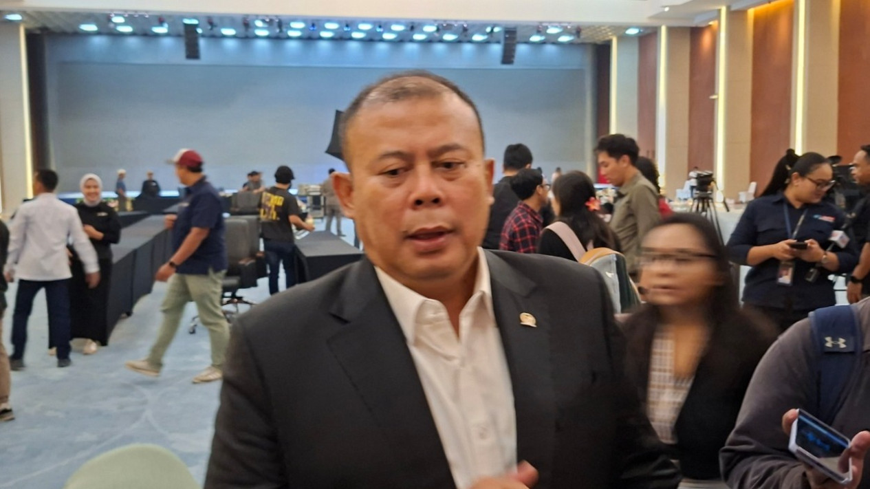 Polemik Revisi UU KPK, Wakil Ketua DPR Respons Pernyataan Jokowi: Tak Mungkin Tanpa Surpres
            - galeri foto