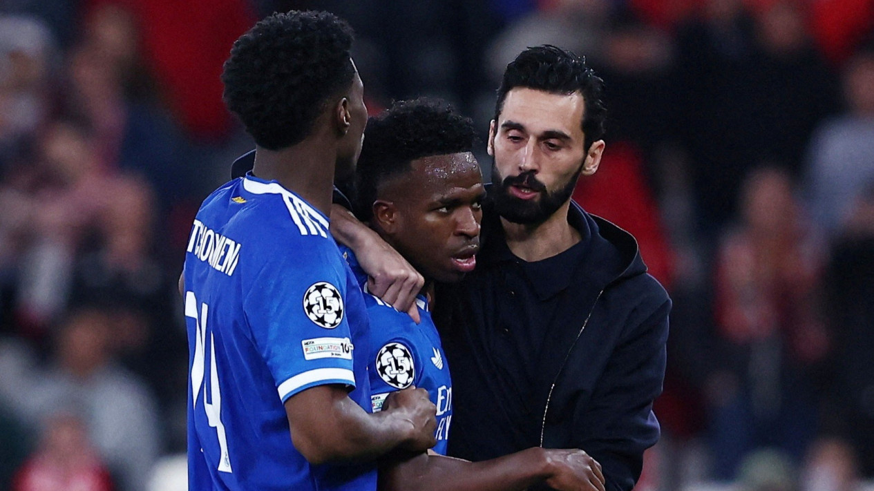 Arbeloa Murka! Vinicius Junior Diduga Jadi Korban Rasis di Liga Champions
            - galeri foto