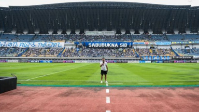 Jadi Catatan Kelam di Asia, Bojan Hodak Kecewa Pitch Invasion Warnai Kemenangan Persib