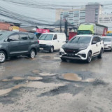 Kang Dedi! Warga Bekasi Minta Pemprov Segera perbaiki Jalan KH Ma mun Nawawi yang Rusak Parah