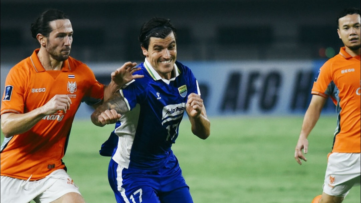 Selamat Datang di Asia, Sergio Castel Buka Suara Kinerja Wasit Persib Vs Ratchaburi FC
            - galeri foto