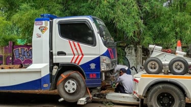 Bikin Macet Saat Jam Sekolah, Mobil Towing Polisi di Jakbar Diderek Dishub Usai Dikeluhkan Warga