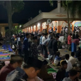 Tradisi Seabad, Tarawih 23 Rakaat di Ponpes Mambaul Hikam Blitar Tuntas dalam Tujuh Menit
