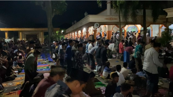 Tradisi Seabad, Tarawih 23 Rakaat di Ponpes Mambaul Hikam Blitar Tuntas ...