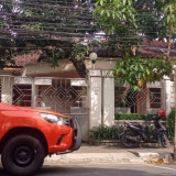 Dugaan Terkait TPPU dan Emas Ilegal, Bareskrim Mabes Polri Geledah Toko dan Rumah Mewah di Nganjuk