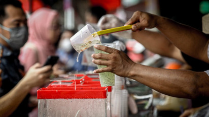 Berita Foto: Bazar Takjil Ramadan di Benhil Diserbu Warga Jakarta