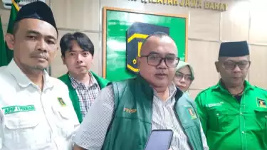 Pepep Saepul Hidayat saat memberikan keterangan dalam kapasitasnya sebagai plt Ketua DPW PPP Jawa Barat.