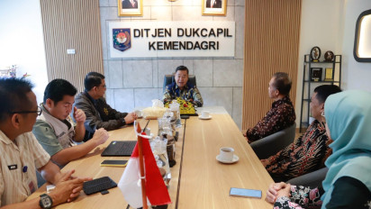Dirjen Dukcapil Dorong Banyumas dan Depok Jadi Role Model Transformasi IKD Perkuat Digitalisasi Perlinsos