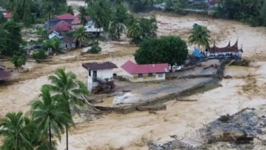 Belajar di Tenda, 99 Sekolah Terdampak Bencana Sumatra Belum Punya Kelas Layak