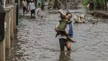 Berita Foto: Kampung Rawa Indah Terendam, Aktivitas Ibadah dan Ekonomi Warga Terganggu