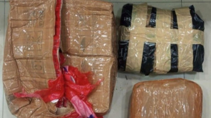 Dikira Mau Fotokopi, Pria di Bekasi Ini Tak Berkutik Saat Polisi Bongkar Kardus Bawaannya, Isinya Mengejutkan