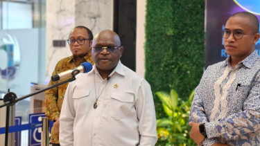 Menteri HAM Natalius Pigai Pasang Badan untuk Program MBG, Sebut Pihak yang Menolak Sebagai Penentang Hak Asasi