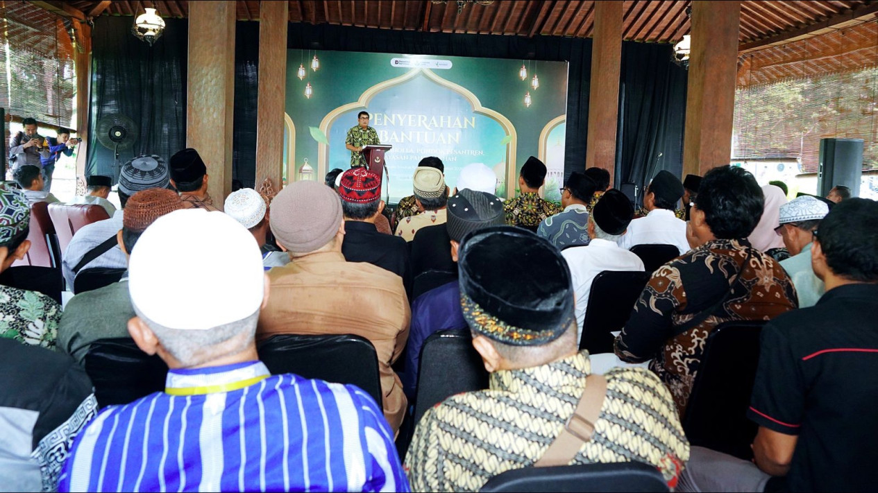 Awal Ramadhan, 146 Masjid dan Ponpes di Gresik Terima Bantuan Operasional
            - galeri foto