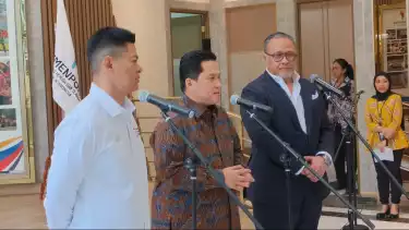 Ketua Komite Olahraga Indonesia (KOI) Raja Sapta Oktohari, Menteri Pemuda dan Olahraga Erick Thohir serta Duta Besar Indonesia untuk Malaysia, Raden Dato Mohammad Iman Hascarya Kusumo