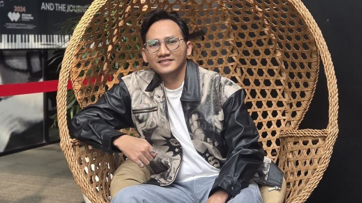 Mengenal F4dli, Sosok Produser sebagai Otak di Balik Lagu Viral 'Aku Dah Lupa' yang Baru Terkuak
            - galeri foto