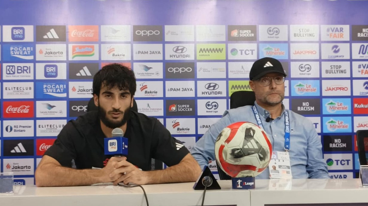 Tanpa VAR di JIS, Pelatih PSM Makassar dan Persija Jakarta Kompak Soroti Kualitas Super League
            - galeri foto