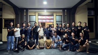 Polisi Ciduk Kawanan Perampok Bersenpi di Lampung, Ada Barang Bukti Uang Senilai Rp800 Juta