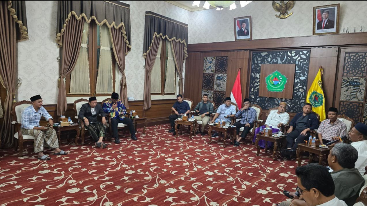 Pelaku Usaha dan FPBM Sampaikan Usulan Cukai dalam Rakor Pamekasan
            - galeri foto