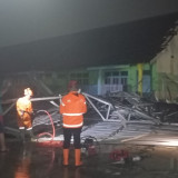 Puting Beliung Terjang Jombang, Atap Musala MI Miftahul Ulum Terbang hingga Rusak Parah